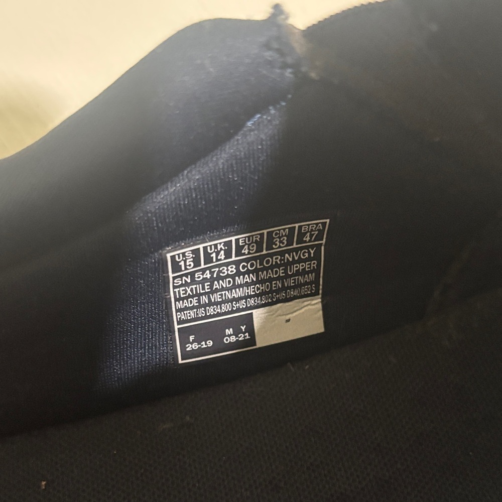 Skechers Ultra Go Walk Sneakers in navy. Men 15. Excellent condition. Very nice! - Picture 8 of 8